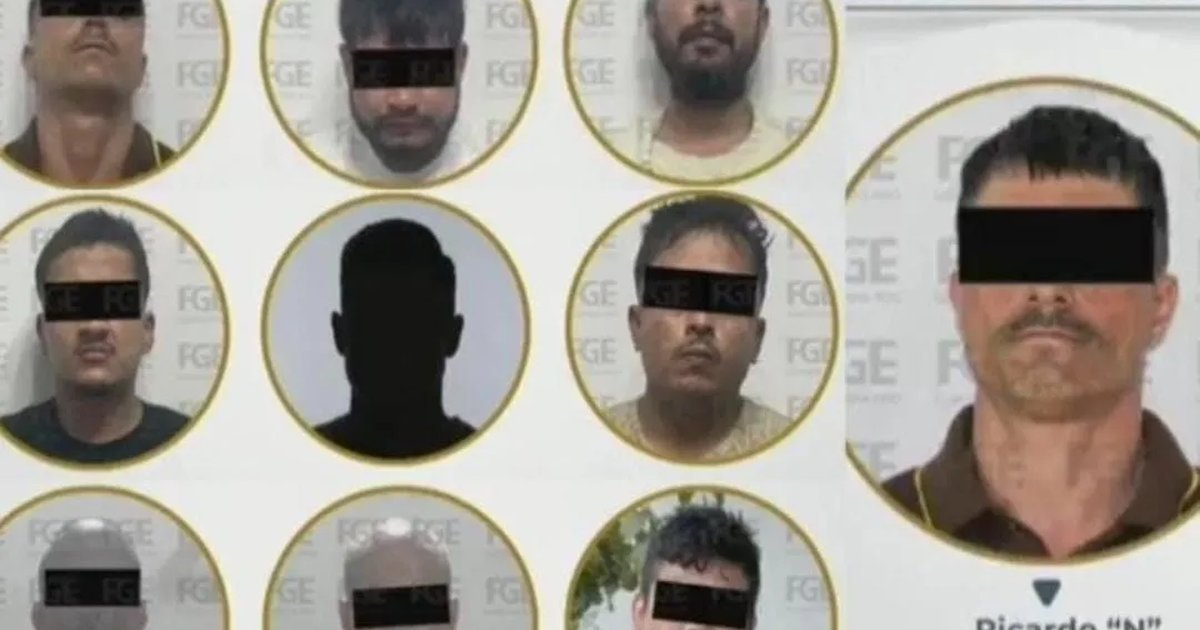 Security personnel in Cancún following the arrest of nine suspected members of a gota a gota loan extortion cell in Quintana Roo